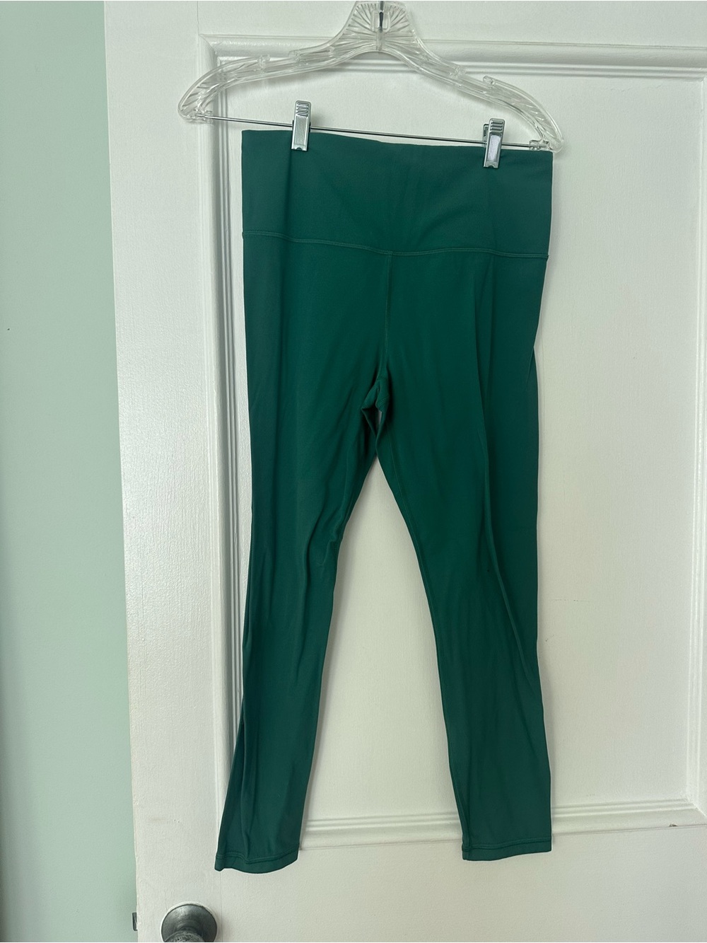 Athleta Elation 7/8 High-Waist Leggings in EUC!
